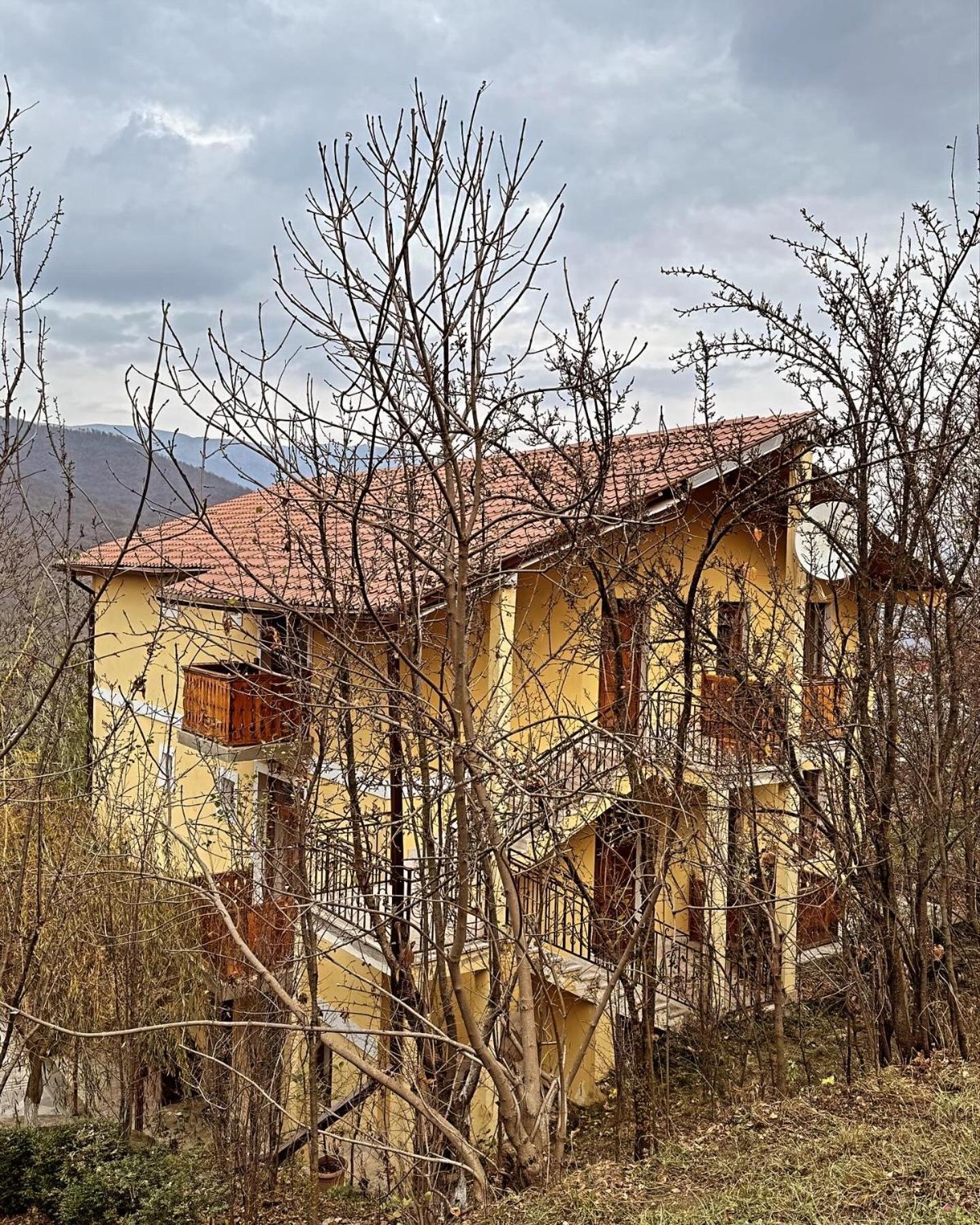 Verin Tun Dilijan Exterior photo