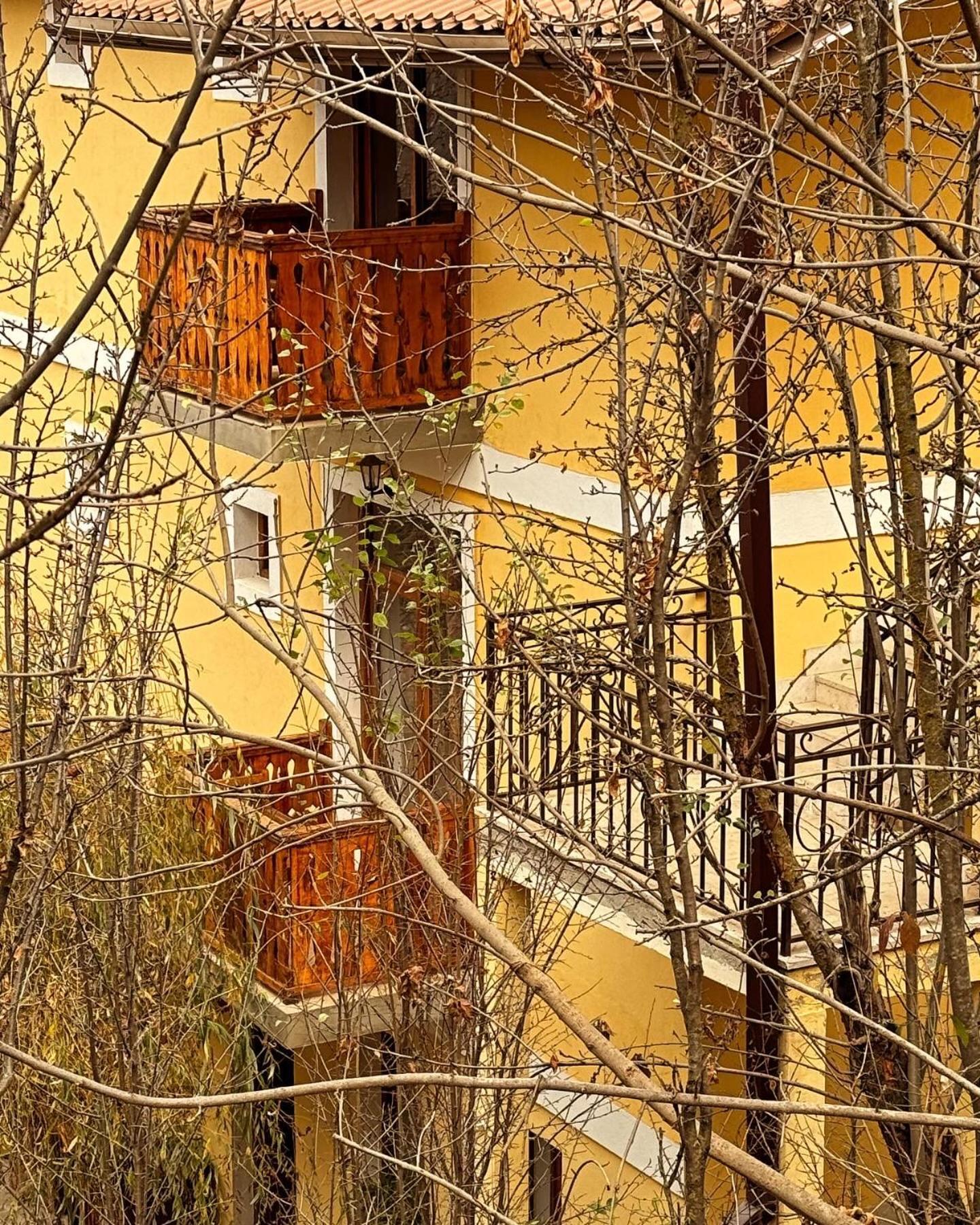 Verin Tun Dilijan Exterior photo